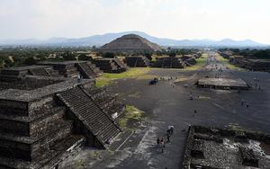 Thumbnail for A Balloon ride in Teotihuacan