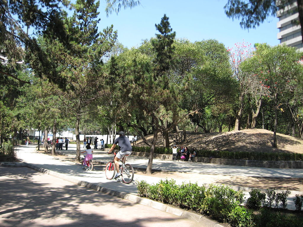 Lincoln Park located in the Polanco neighborhood in Mexico City. 