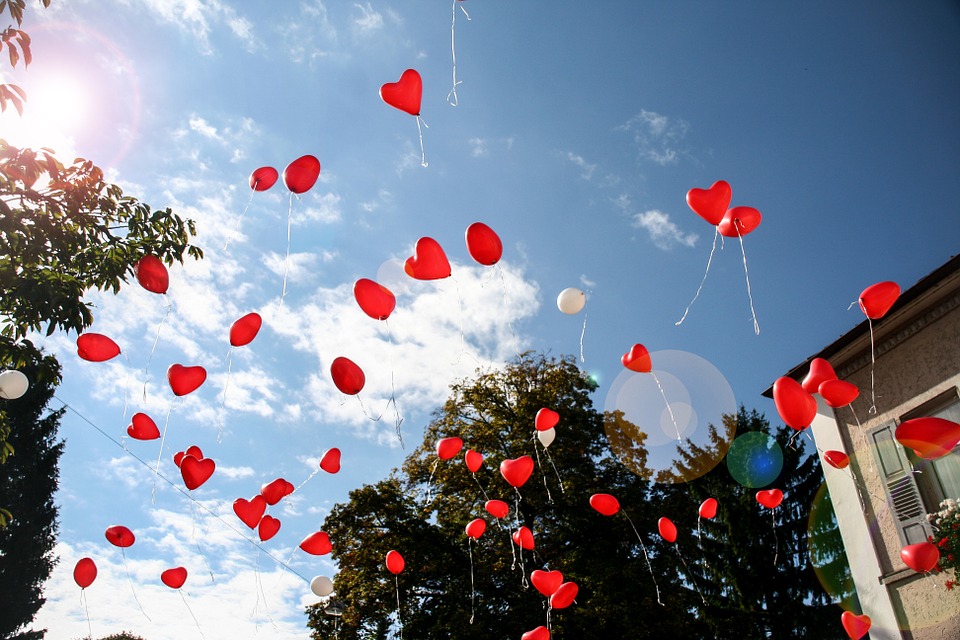 red balloons